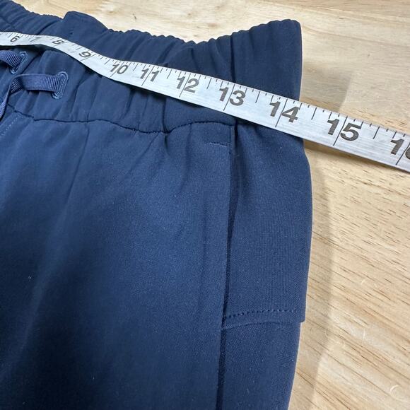 Lululemon On The Fly Crop Woven 23" True Navy Women's Size 4 Excellent Condition - Picture 10 of 12
